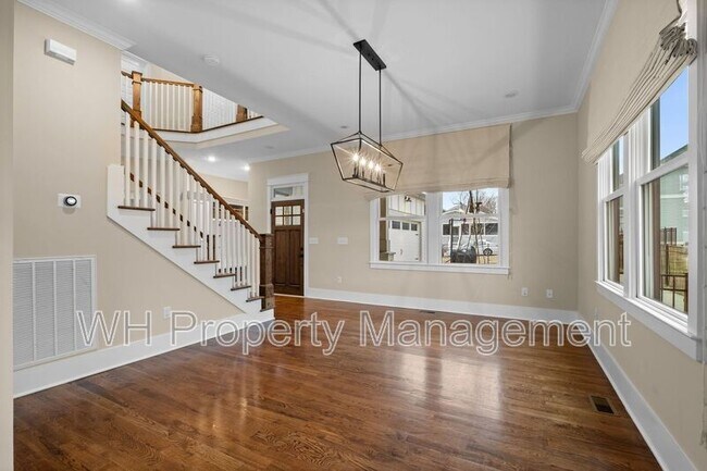 Building Photo - 311B 54th Ave N