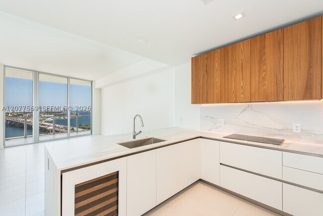 Building Photo - 1400 Biscayne Blvd