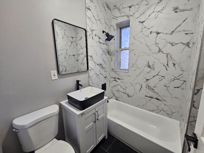 Building Photo - 758 Jersey Ave