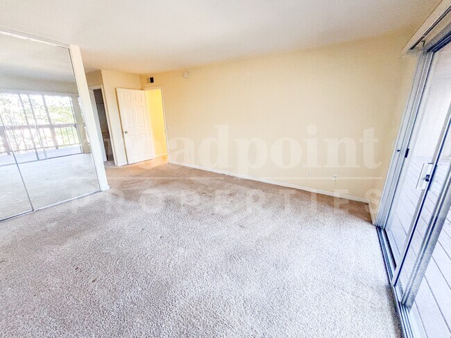 Building Photo - 439 Windyridge Glen