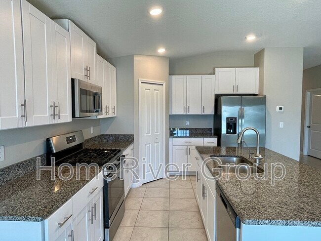 Building Photo - 10411 Alder Green Dr