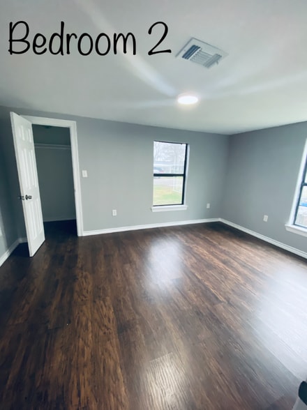 Building Photo - 218 3 Rd St