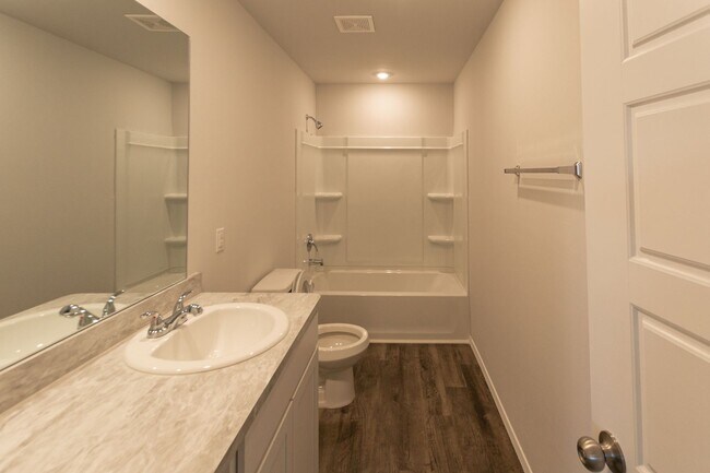 Building Photo - Charming 3 Bedroom / 2 Bathroom Home in Perkins!