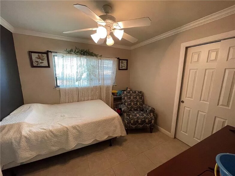 Building Photo - 605 Luther Dr