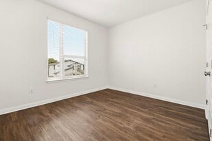 Building Photo - 5701 Gerard Dr