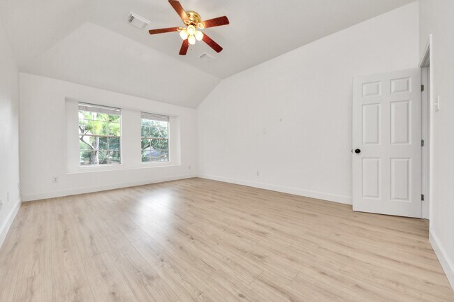 Building Photo - 13515 Scarab Dr