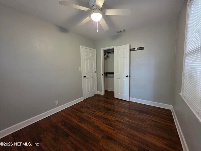 Building Photo - 3353 Dellwood Ave