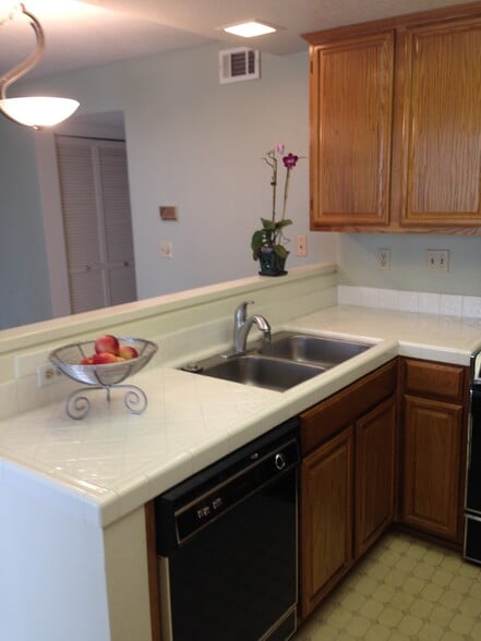 Building Photo - 826 Boardwalk Pl