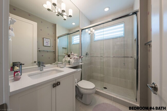 Building Photo - 17119 Aquavera Way