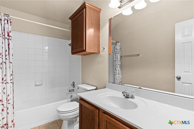 Building Photo - 5405 English Oak Dr