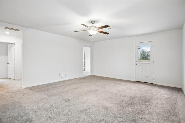 Building Photo - 1040 Riverdale Cove