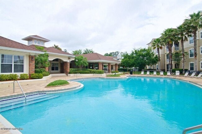 Building Photo - 7801 Point Meadows Dr