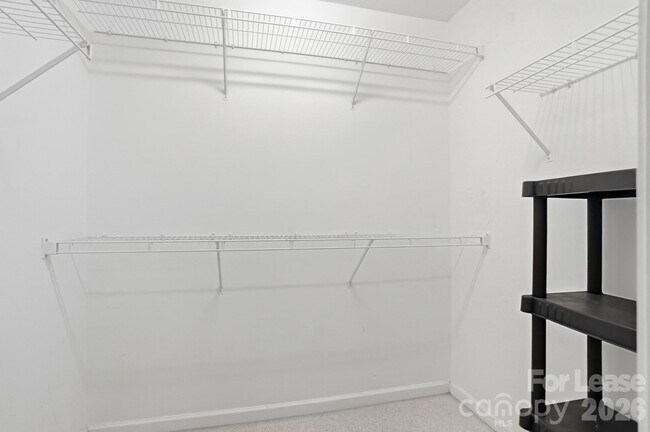 Building Photo - 2830 Black Walnut Ln
