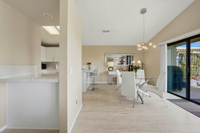 Building Photo - 42402 Sand Dune Dr