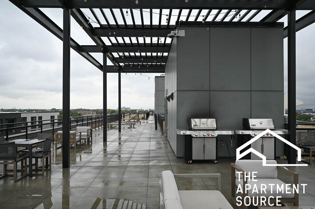 Building Photo - 1701 W Webster Ave