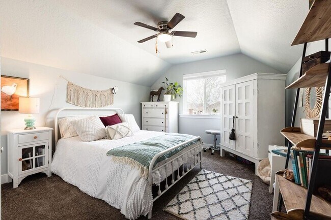 Building Photo - Aspen Pointe Heber Home