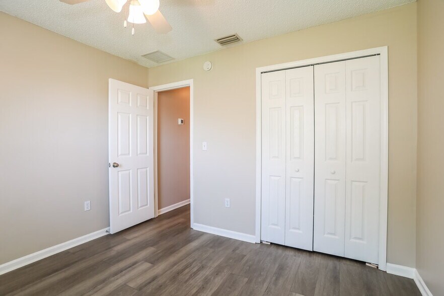 Building Photo - 3621 Arava Dr