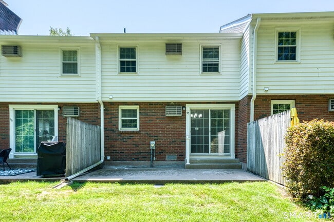 Building Photo - 45 Brandywine Ln