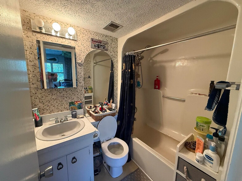 Master Bath - 3145 Coastal Hwy