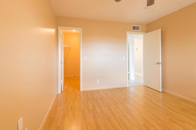 Building Photo - 428 Saxony Way
