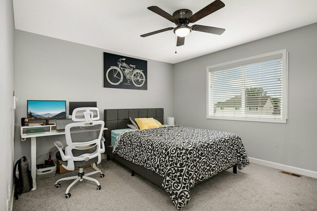 Building Photo - 15641 Fairchild Way