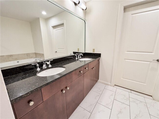 Building Photo - 2950 Mt Wilkinson Pkwy SE