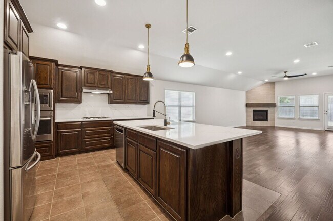 Building Photo - Charming 3-Bed Retreat on Houston Drive – Spacious 2013 Sq Ft in Melissa, TX!