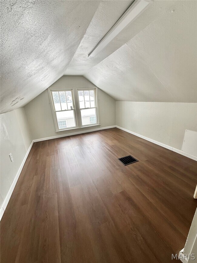 Building Photo - 56 Pine Trail