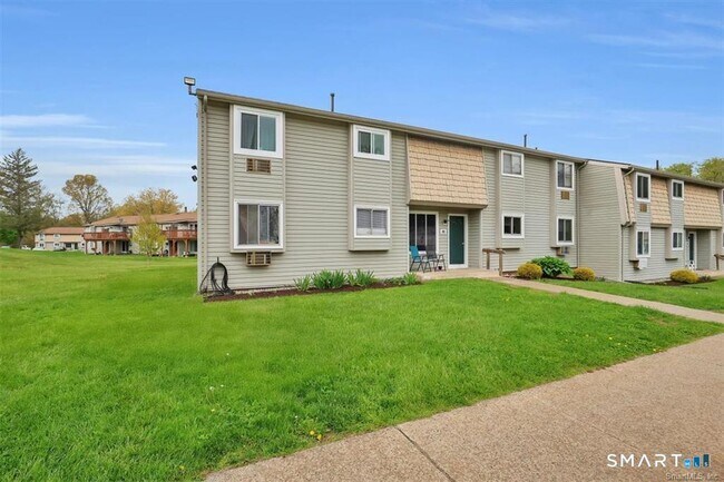 Building Photo - 43 Carillon Dr