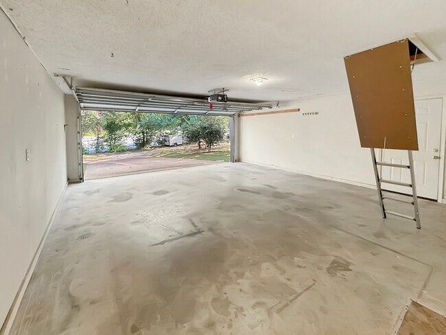 Building Photo - 1524 Timber Creek Dr