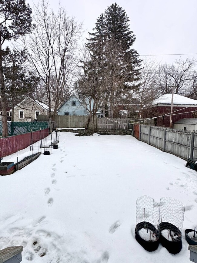 Building Photo - 1050 Wendell Ave