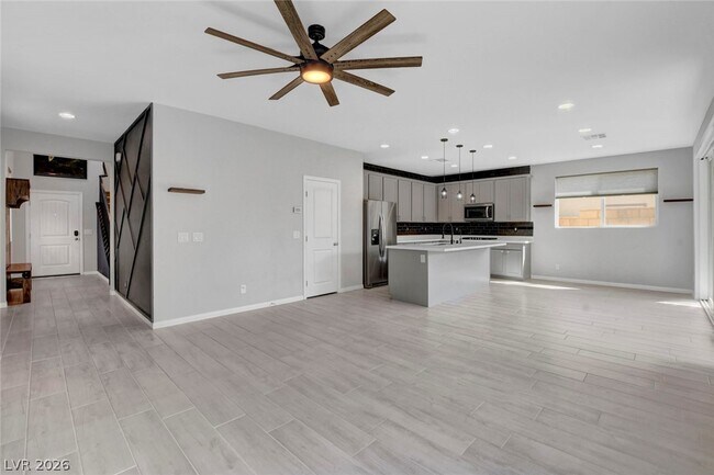 Building Photo - 8067 Tank Loop St