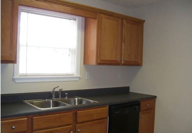 Building Photo - NEW PRICE ~ Same Great Property!