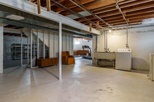 Building Photo - 4121 Crosby St