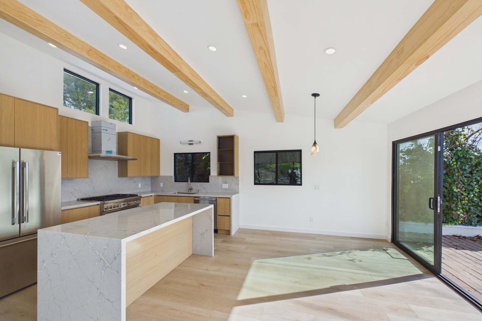 Building Photo - 2282 Whitney Ave