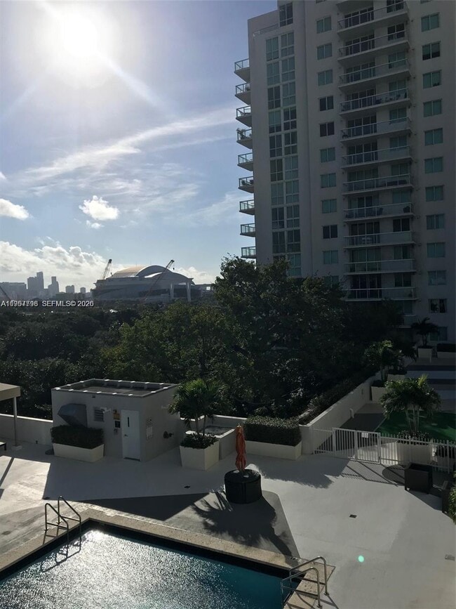 Building Photo - 1861 NW S River Dr