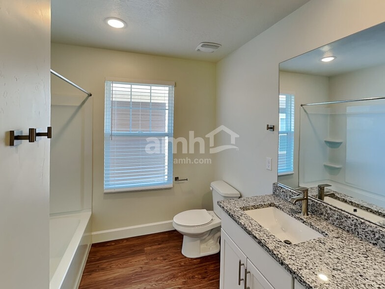 Building Photo - 6109 W Arranmore Dr