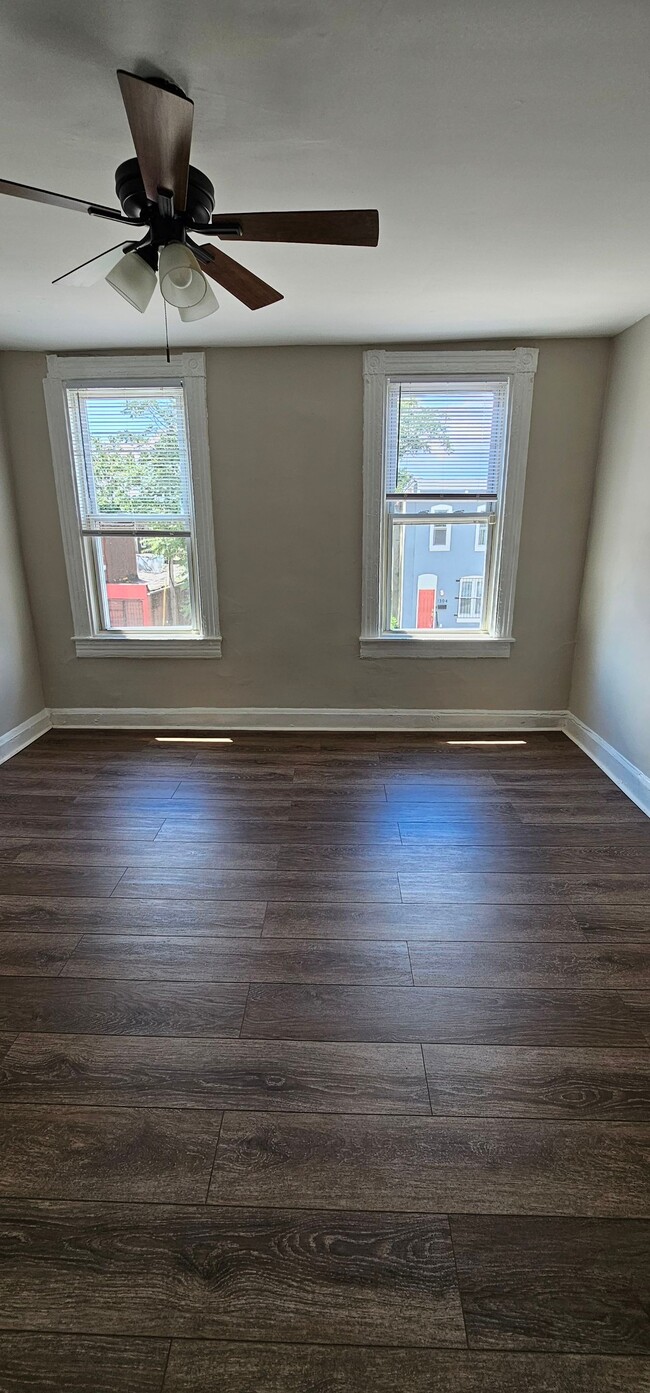 Building Photo - 1301 N Milton Ave