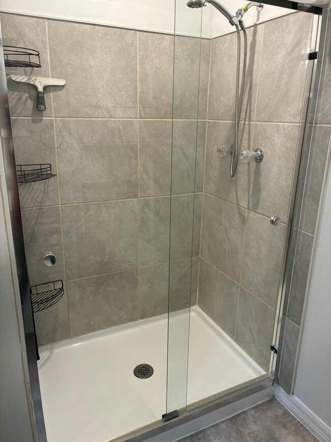 Building Photo - 2701 Juniper Dr