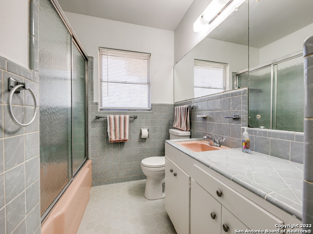 Building Photo - 600 Antler Dr