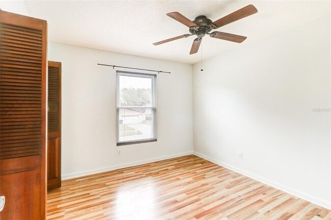 Building Photo - 16107 Country Crossing Dr