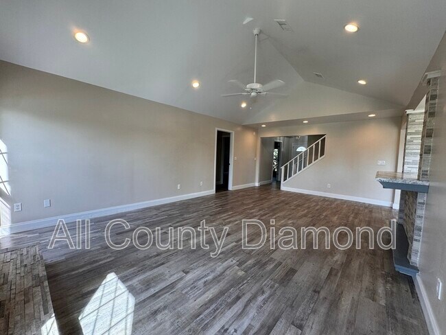 Building Photo - 607 Plantation Ct