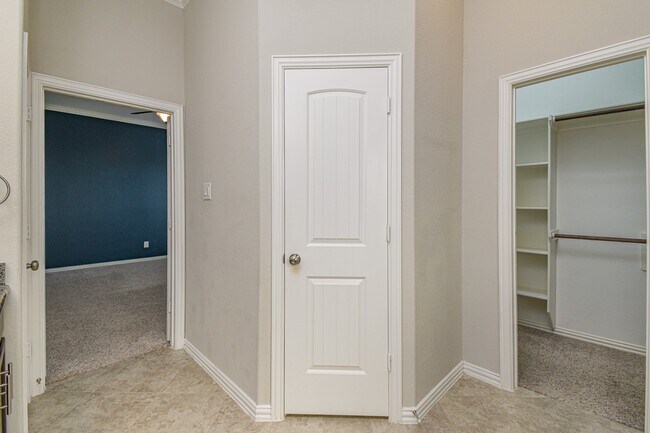 Building Photo - 9403 Briscoe Bend Ln
