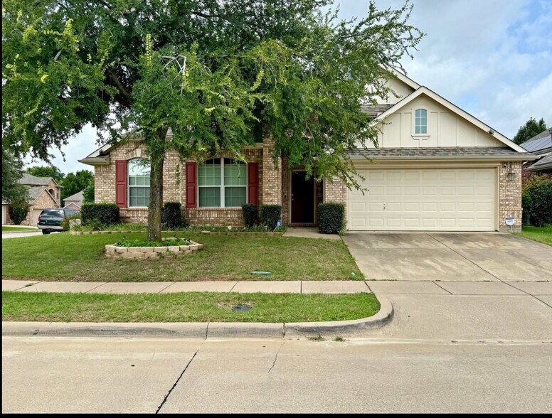 Primary Photo - 9314 Water Bend Dr