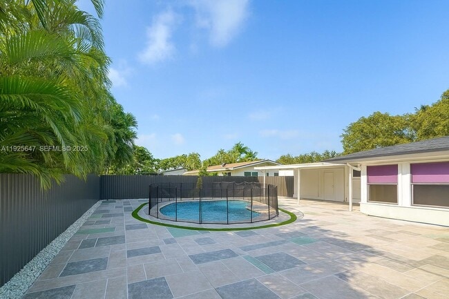 Building Photo - 9540 Martinique Dr