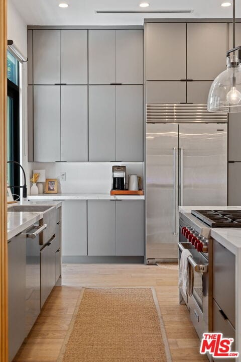 Building Photo - 358 N Bronson Ave