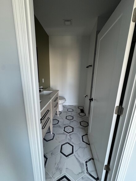 Building Photo - 961 Heyl Ave