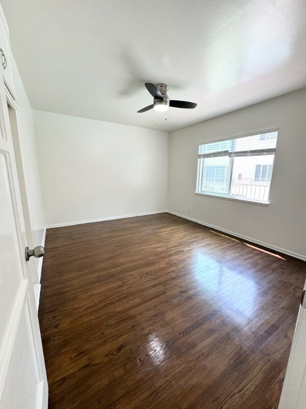 Building Photo - 905 N Sweetzer Ave