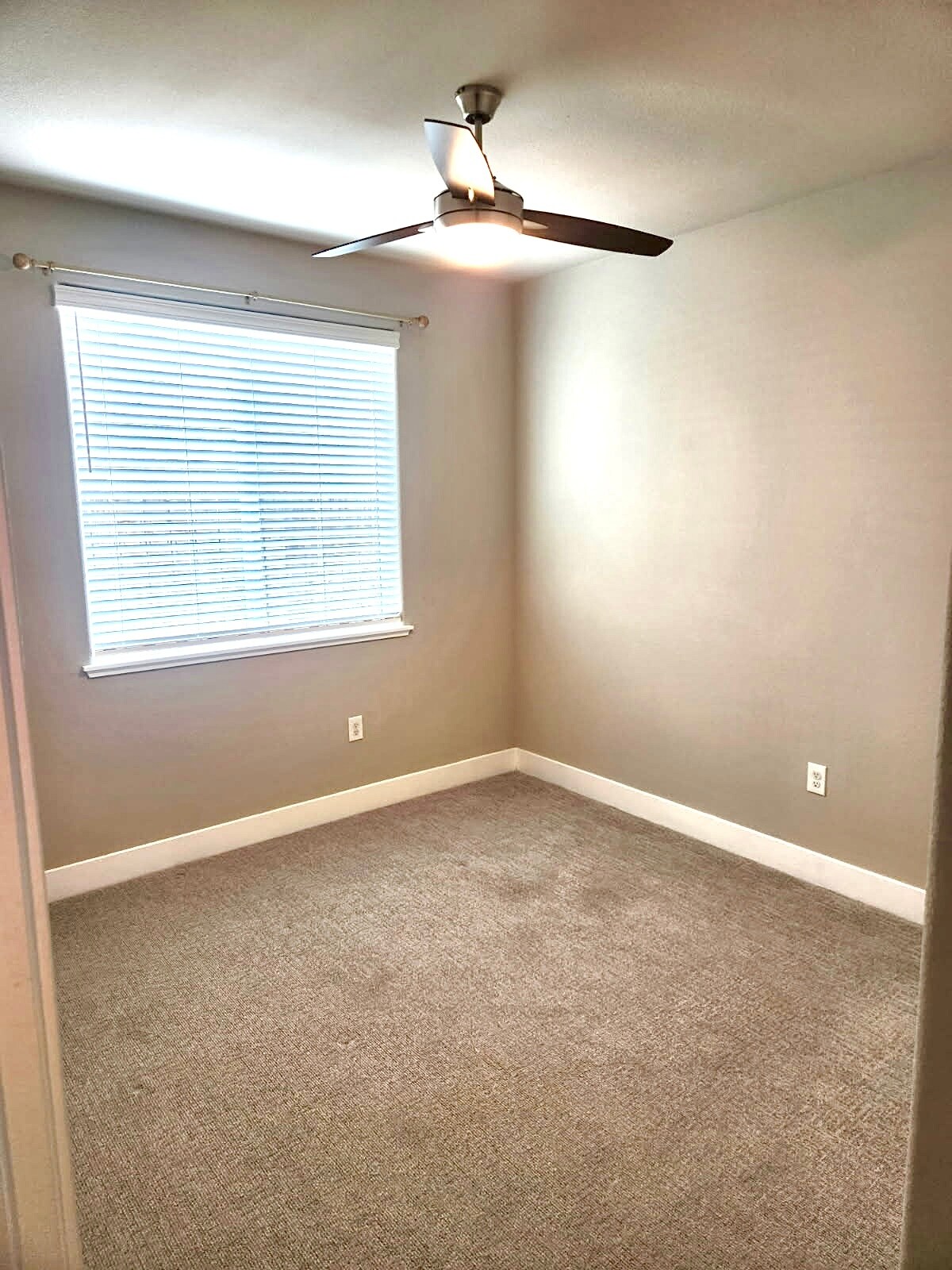 Building Photo - 3484 Dutch Canyon Dr