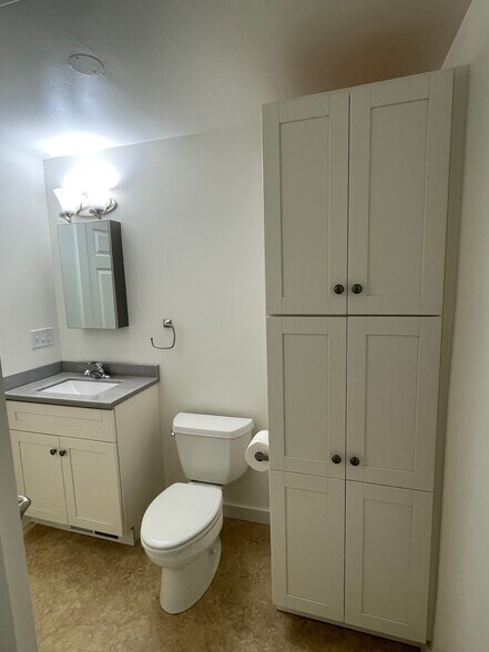 Newly remodeled bathroom with shower - N5385 County Rd V